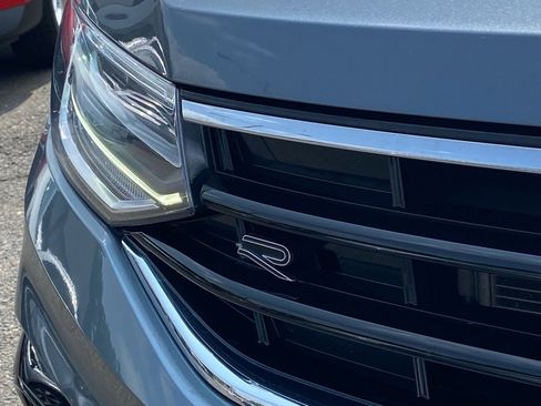 Certified 2022 Volkswagen Tiguan SE R-Line image 5