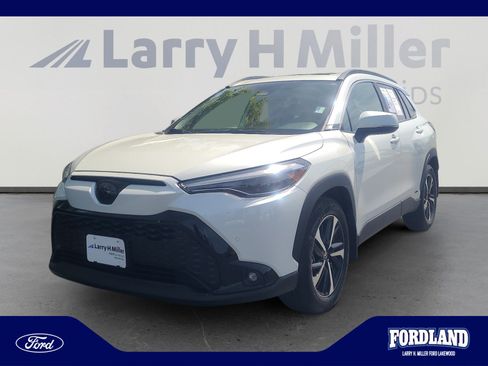 Used 2023 Toyota Corolla Cross AWD Hybrid w/ Convenience Package image 1