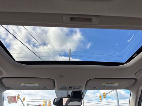 Used 2026 Hyundai Venue SEL FWD image 8