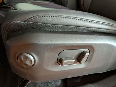 New 2025 Jeep Gladiator Rubicon w/ Convenience Group image 16