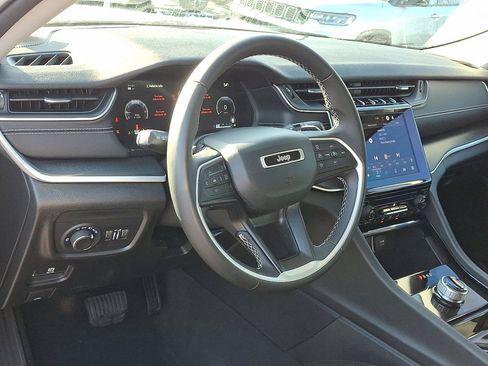 Certified 2023 Jeep Grand Cherokee Laredo image 25