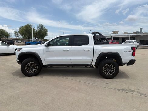 Used 2024 Chevrolet Colorado ZR2 w/ Safety Package AWD/4WD image 4