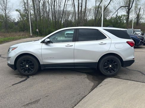 Used 2021 Chevrolet Equinox LT FWD image 2