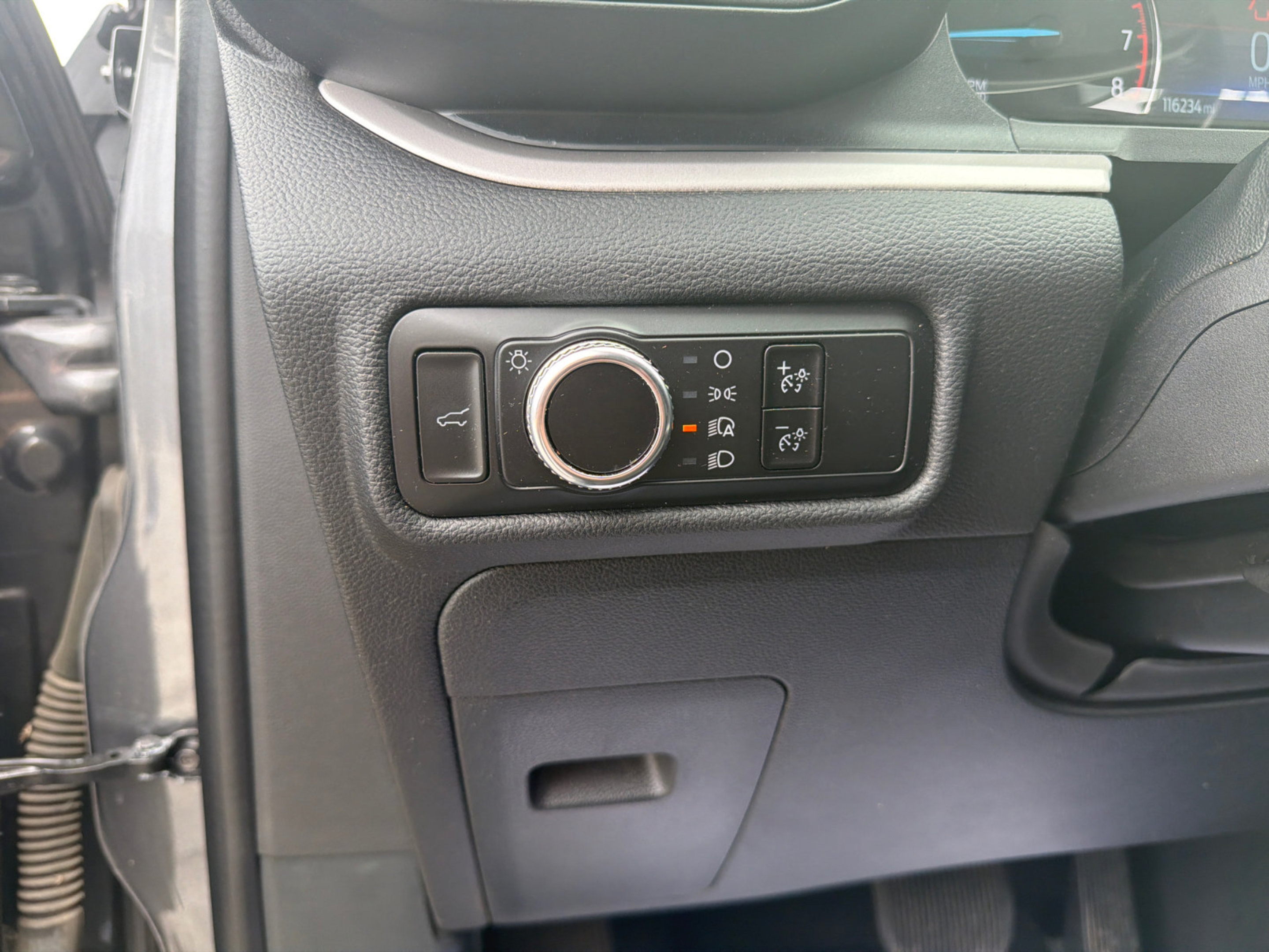 Used 2023 Ford Explorer XLT AWD/4WD image 22