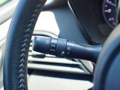 Used 2020 Subaru Outback Premium image 26