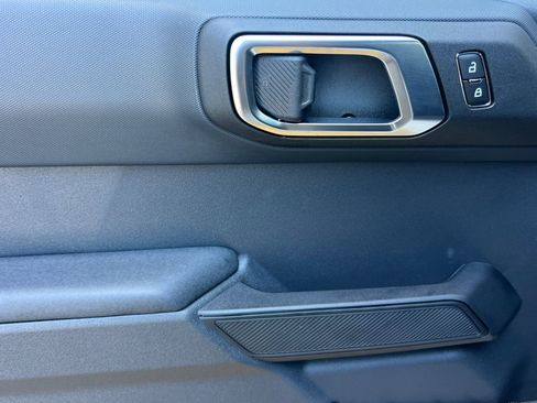 New 2025 Ford Bronco Base image 10