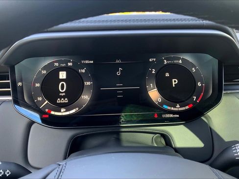 Used 2025 Land Rover Range Rover Sport image 23