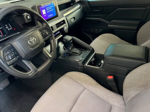 Used 2025 Toyota Tacoma SR5 image 10