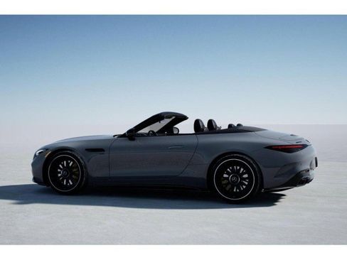 Used 2022 Mercedes-Benz SL 55 AMG 4MATIC image 31