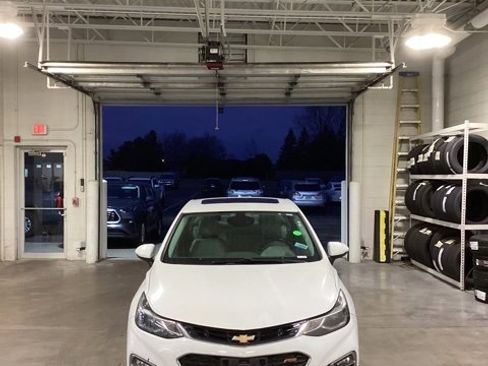 Used 2016 Chevrolet Cruze Premier image 5