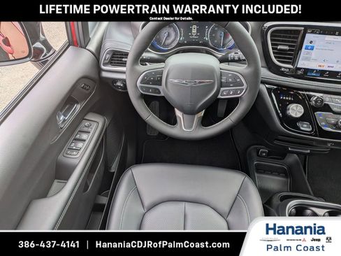New 2026 Chrysler Pacifica Select FWD image 16
