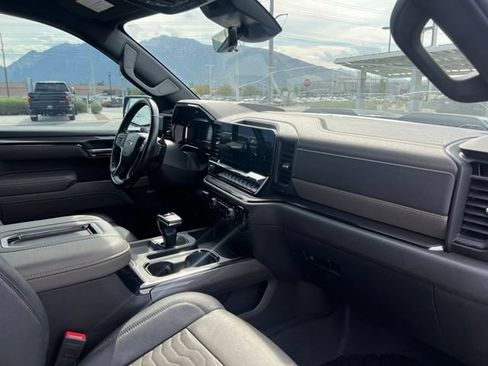 Used 2022 Chevrolet Silverado 1500 ZR2 w/ Technology Package AWD/4WD image 35