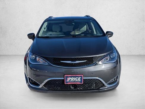 Used 2018 Chrysler Pacifica Touring-L Plus w/ Advanced Safetytec Group image 2