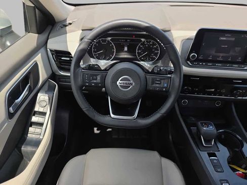 Used 2021 Nissan Rogue SV w/ Premium Package FWD image 12