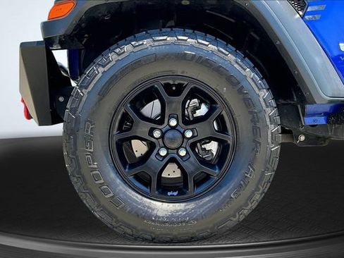 Used 2018 Jeep Wrangler Unlimited Sport S AWD/4WD image 32