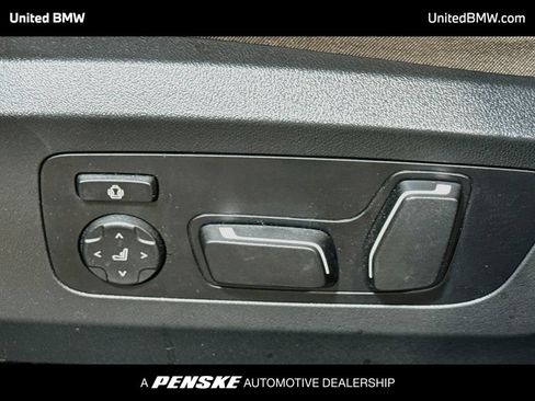 Used 2025 BMW X3 xDrive30i w/ Premium Package AWD/4WD image 4