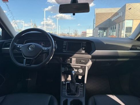 Used 2019 Volkswagen Jetta SE image 13