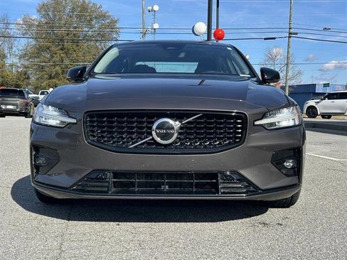 Used 2024 Volvo S60 B5 Core image 2