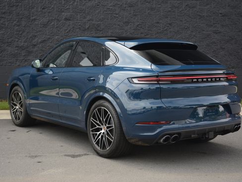 Certified 2026 Porsche Cayenne S AWD/4WD image 3