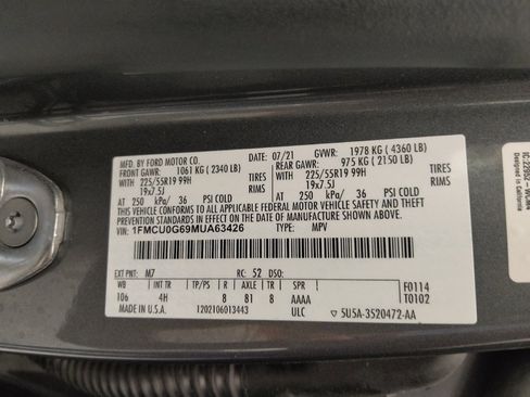 Used 2021 Ford Escape SE w/ SE Sport Appearance Package image 33