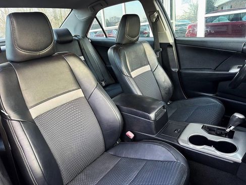 Used 2014 Toyota Camry SE w/ Fleet Convenience Package image 24