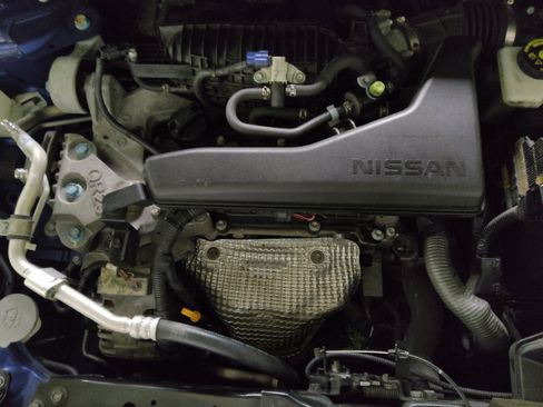 Used 2018 Nissan Rogue SV w/ Premium Package FWD image 30