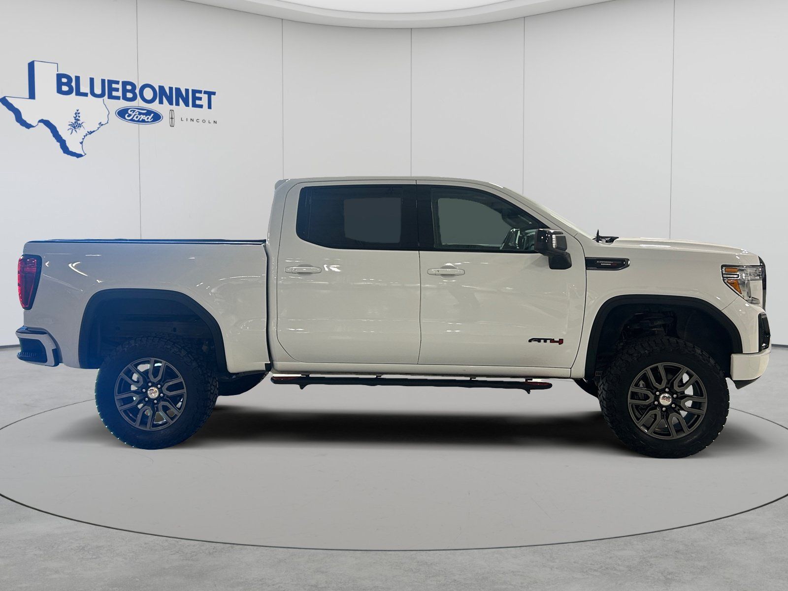 Used 2021 GMC Sierra 1500 AT4 w/ AT4 Value Package AWD/4WD image 4