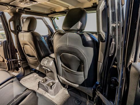 Used 2022 Jeep Wrangler Unlimited Sport S image 32