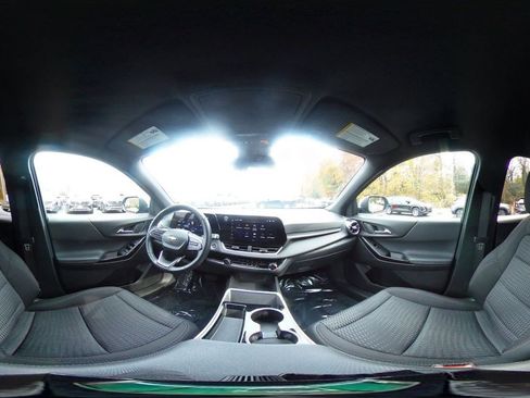 Used 2025 Chevrolet Equinox LT image 38