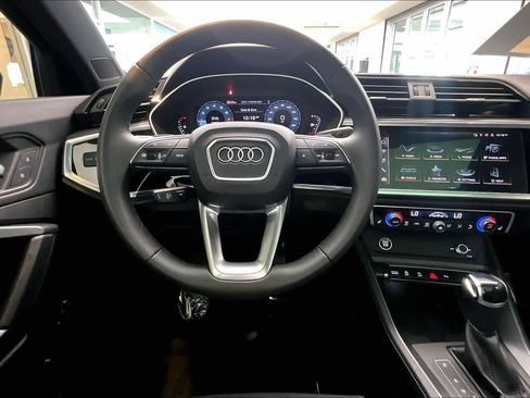 Certified 2025 Audi Q3 2.0T Premium w/ Convenience Package image 6