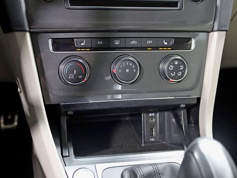 Used 2017 Volkswagen Golf Alltrack SE image 20