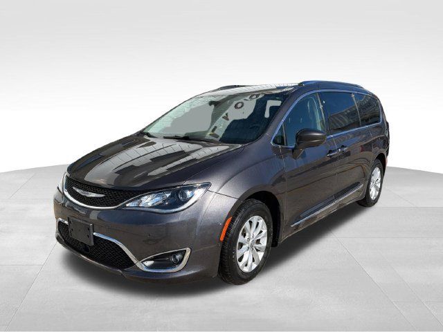 Used 2019 Chrysler Pacifica Touring-L FWD image 4