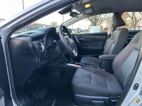 Used 2018 Toyota Corolla LE image 10