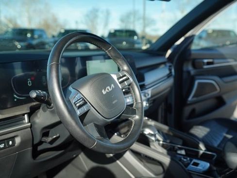 Used 2023 Kia Telluride EX X-Line image 28