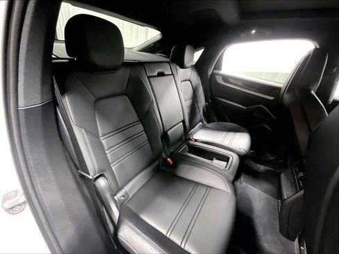 Used 2024 Porsche Cayenne S image 32