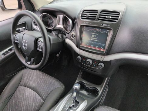 Used 2019 Dodge Journey SE FWD image 35