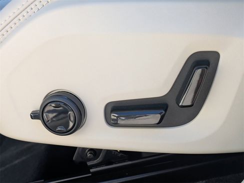 New 2026 Volvo XC60 T8 Ultra w/ Protection Package Premier image 25