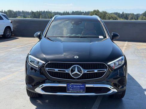 Used 2026 Mercedes-Benz GLC 300 4MATIC image 2