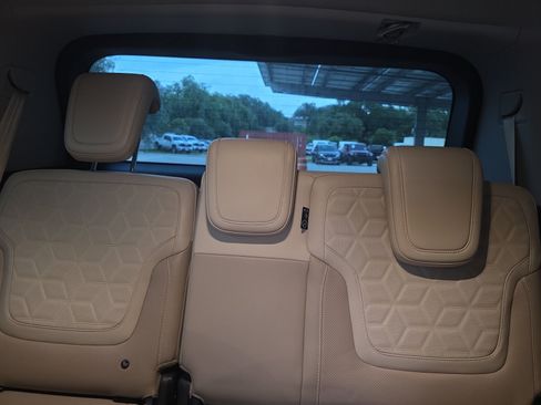 Used 2025 Nissan Armada Platinum w/ Convenience Package RWD image 22