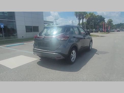 New 2025 Nissan Kicks Play S image 31