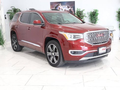 Used 2017 GMC Acadia Denali w/ Technology Package FWD image 1
