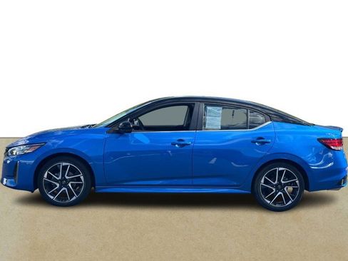 Used 2024 Nissan Sentra SR FWD image 2