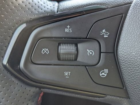 Used 2025 Chevrolet Trax RS w/ Sunroof Package image 21