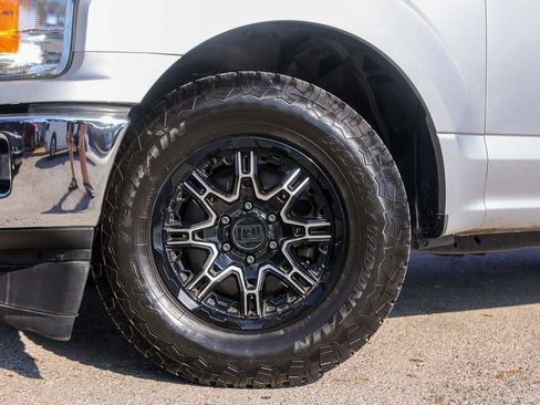 Used 2019 Ford F150 XLT image 4