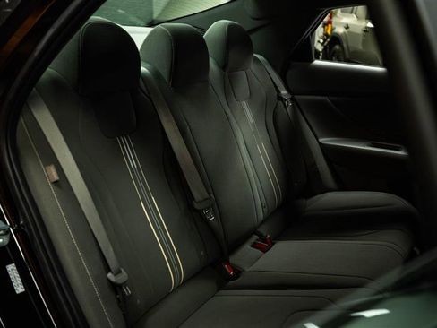 Used 2024 Hyundai Elantra SEL image 11