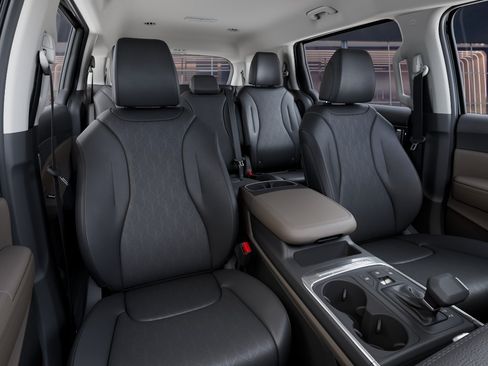 New 2026 Kia Carnival FWD image 15