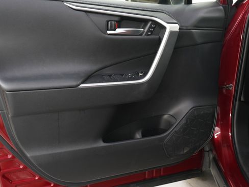 Used 2019 Toyota RAV4 Limited w/ Cold Weather Package AWD/4WD image 19