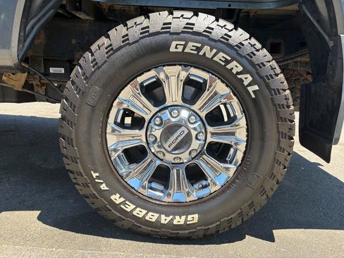 Used 2019 Ford F250 XLT w/ XLT Premium Package AWD/4WD image 17
