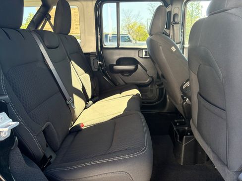 Used 2021 Jeep Wrangler Unlimited Sport AWD/4WD image 18