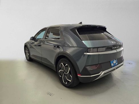 Used 2024 Hyundai Ioniq 5 SEL RWD image 3